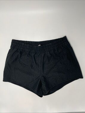 Marika Sz M Black Athletic Shorts with Subtle Snakeskin Print